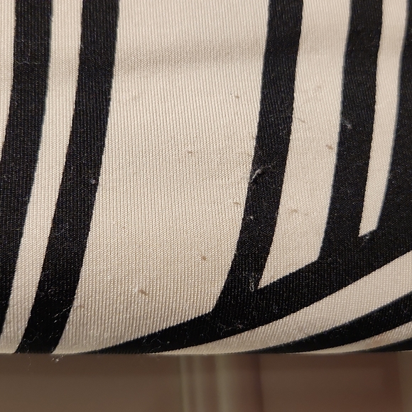 GABBY SKYE | Scuba Geo Print Sheath Dress - Picture 2 of 4